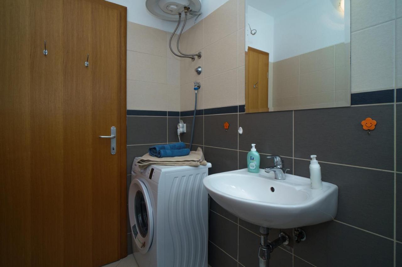 Apartment “Bel Ponte” Комарна Экстерьер фото