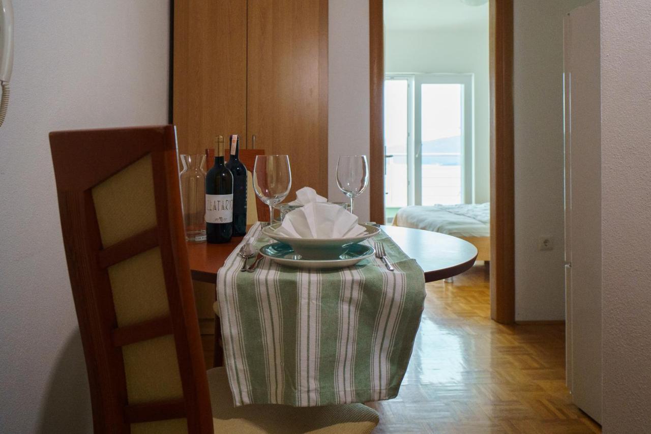 Apartment “Bel Ponte” Комарна Экстерьер фото
