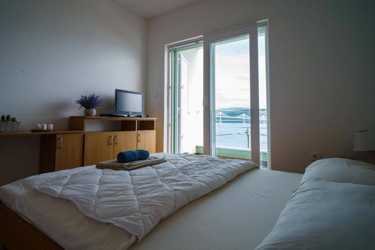 Apartment “Bel Ponte” Комарна Экстерьер фото